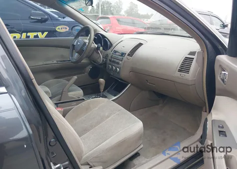 2005 Nissan Altima 2.5 S from USA, damaged, VIN 1N4AL11D55N917549